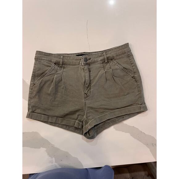 Express Pleated Mom Shorts High Waisted Stretch Green Pockets SZ 10 EUC - Picture 2 of 6
